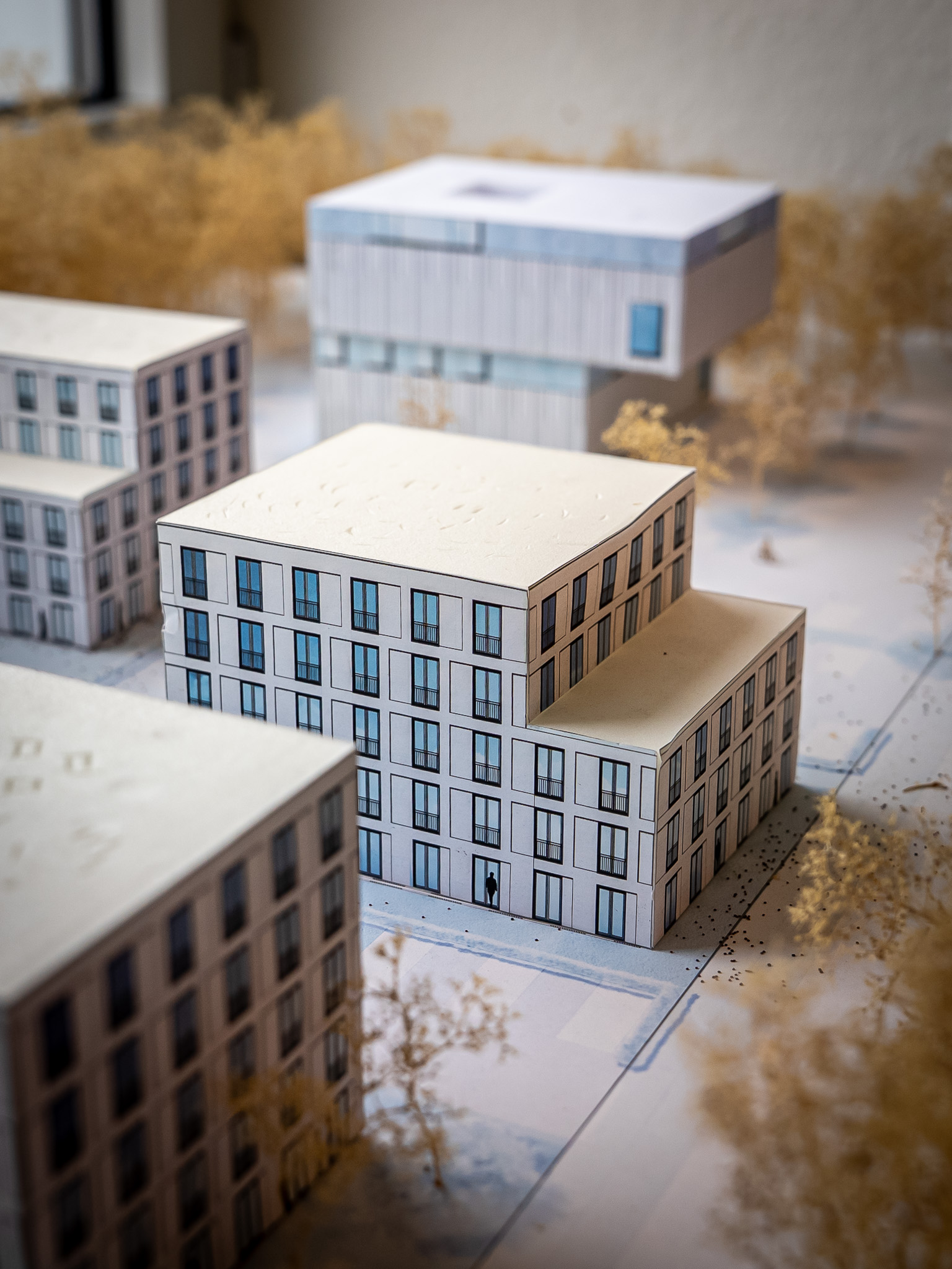 Architekturmodell eines mehrteiligen Wohngebäudekomplexes von Baudirekt.